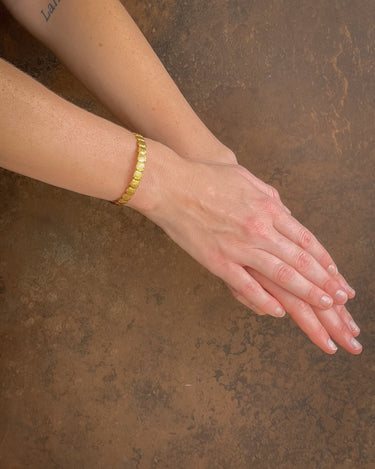 SHELL CUFF BRACELET 18K GOLD - STUDIO JO STORE